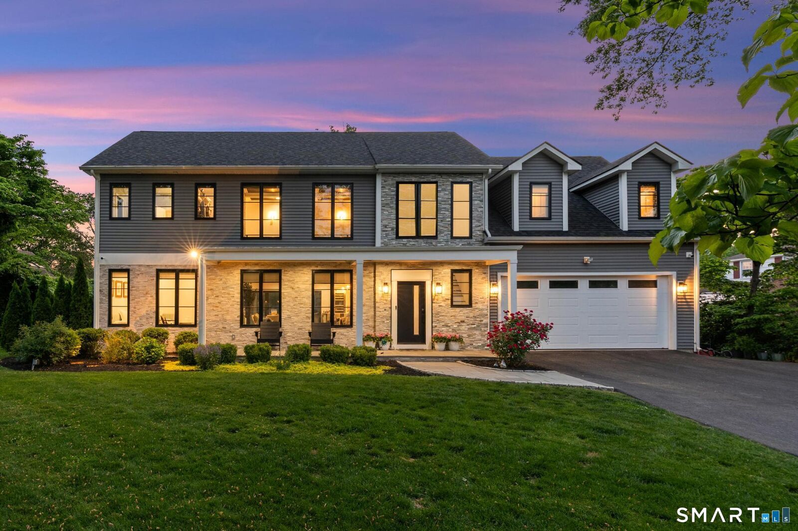 Property Photo:  7 Waterside Lane  CT 06107 