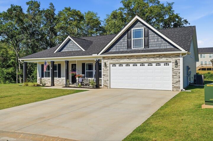Property Photo: 1250 Stoneleigh Road SC 29349