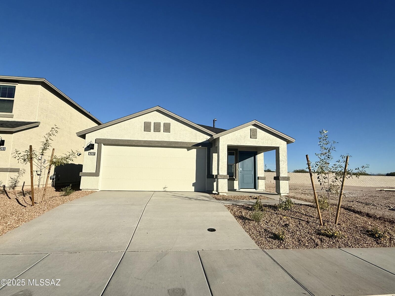 Property Photo: 6139 E Campolina Trail AZ 85756