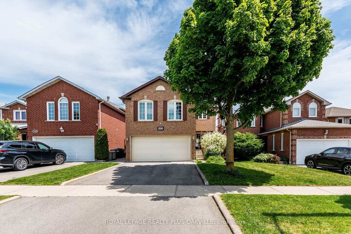 Property Photo: 1520 Roseway Drive ON L5M 5M5