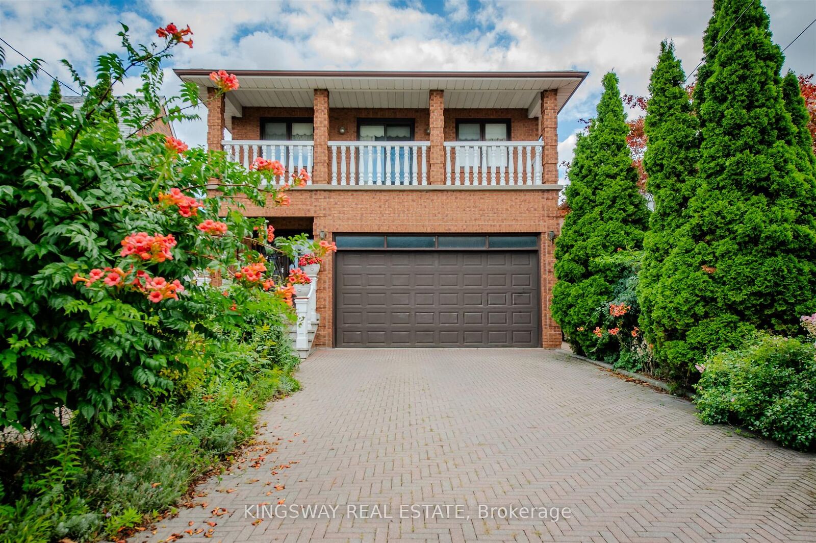 Property Photo:  27 Mulholland Avenue  ON M6A 2S1 