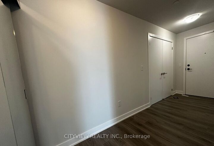 Property Photo: 430 Square One Drive 3806 ON L5B 0L6