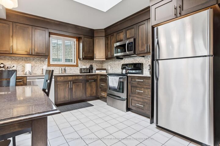 Property Photo: 41 Adel Drive E ON L2M 3W9