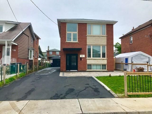 Photo de la propriété:  64 Gray Avenue Main Flr &Amp 2nd Flr  ON M6N 4S8 
