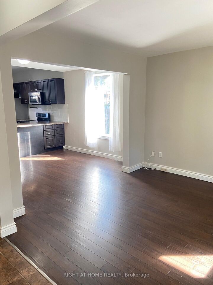 Property Photo: 60 Arthur Avenue N ON L8L 6C5