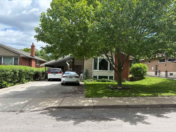 82 Blackwood Crescent — photo 1