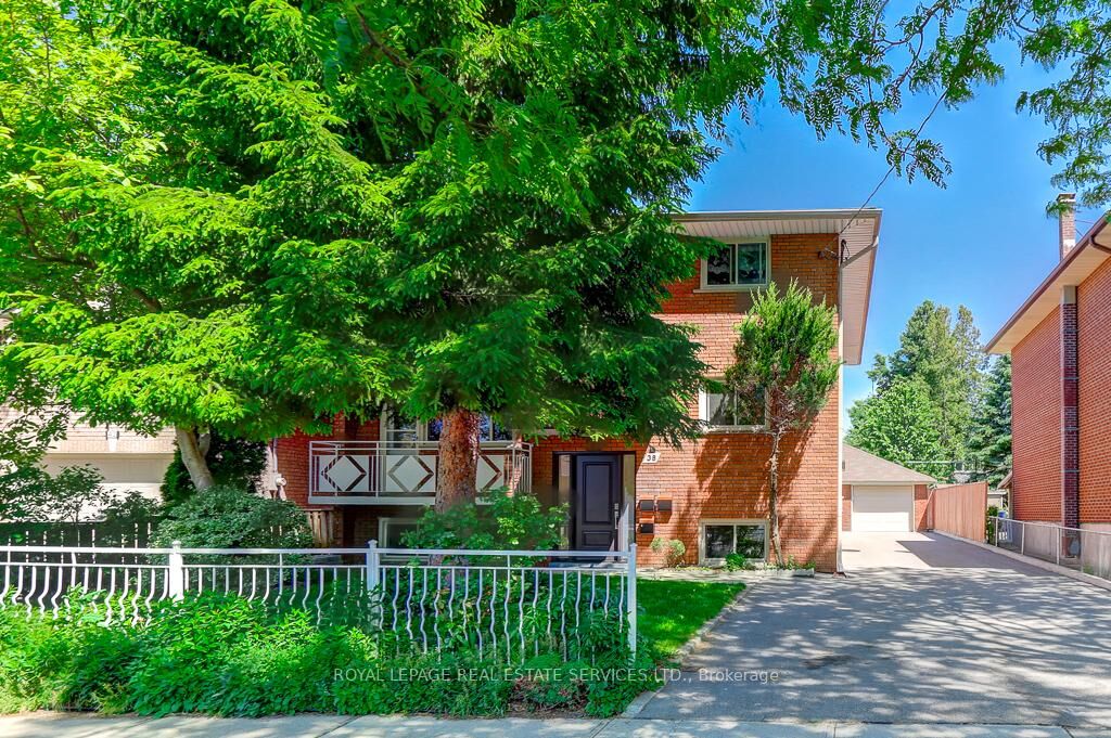 Property Photo: 38 Jellicoe Avenue ON M8W 1W1