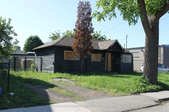 127 Robins Avenue — photo 1