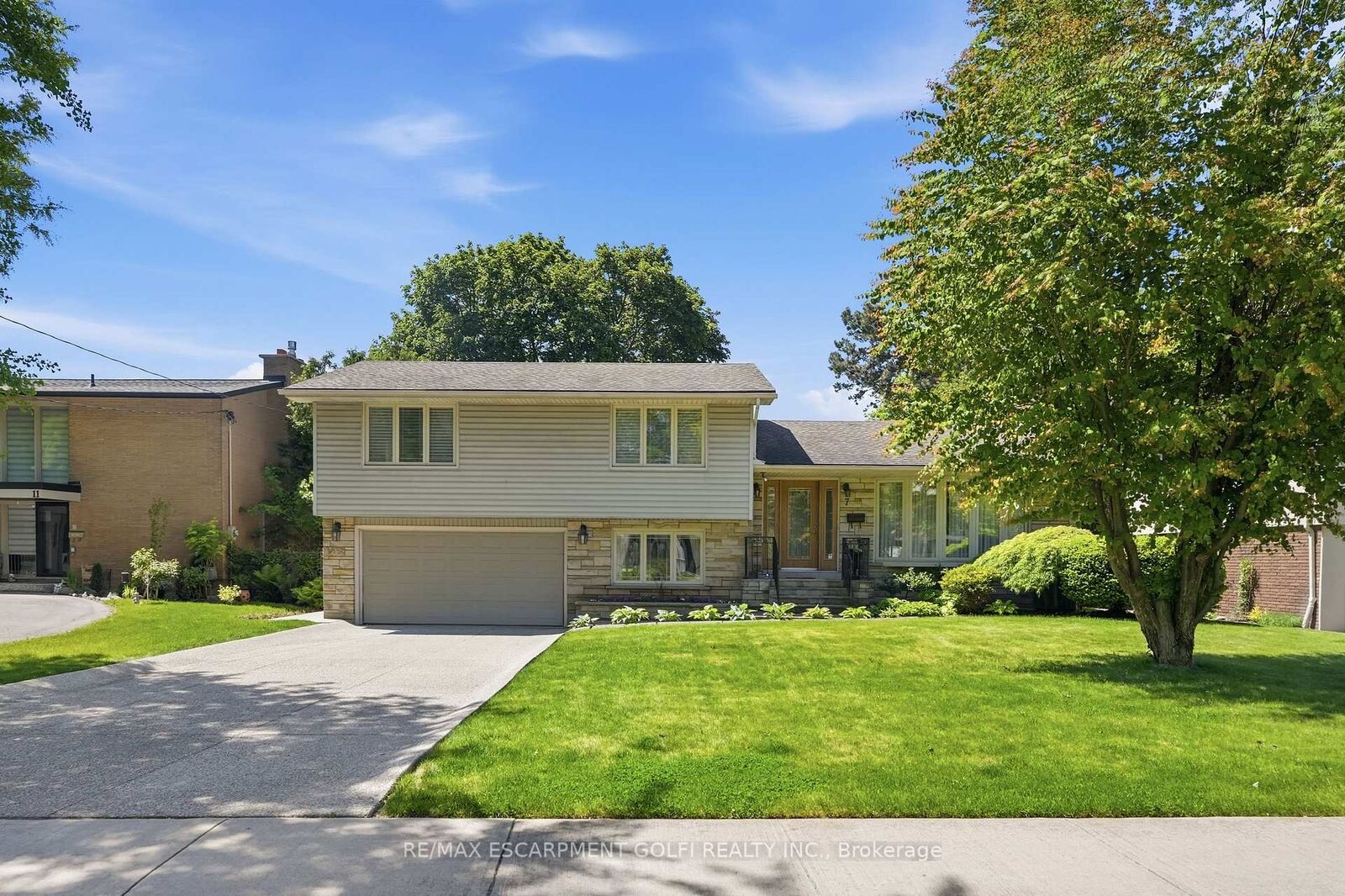 Property Photo:  7 Braemar Place  ON L9C 1C9 