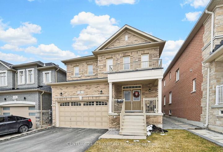 Property Photo: 8 Fallharvest Way ON L4A 4V8