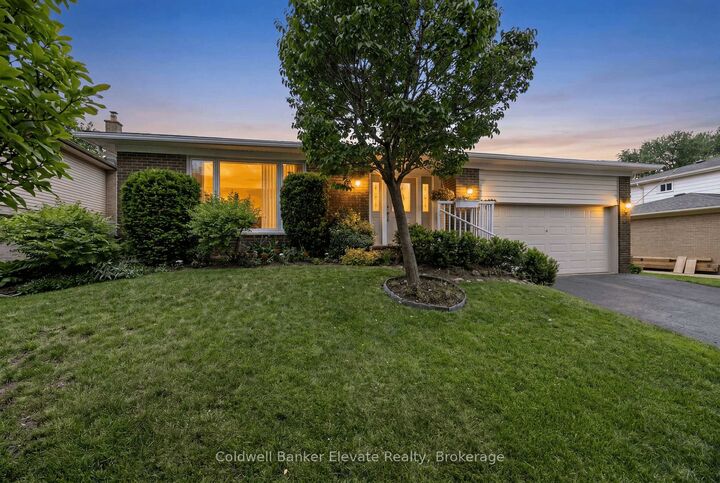 Property Photo: 6 Metcalfe Court ON L7G 4N6