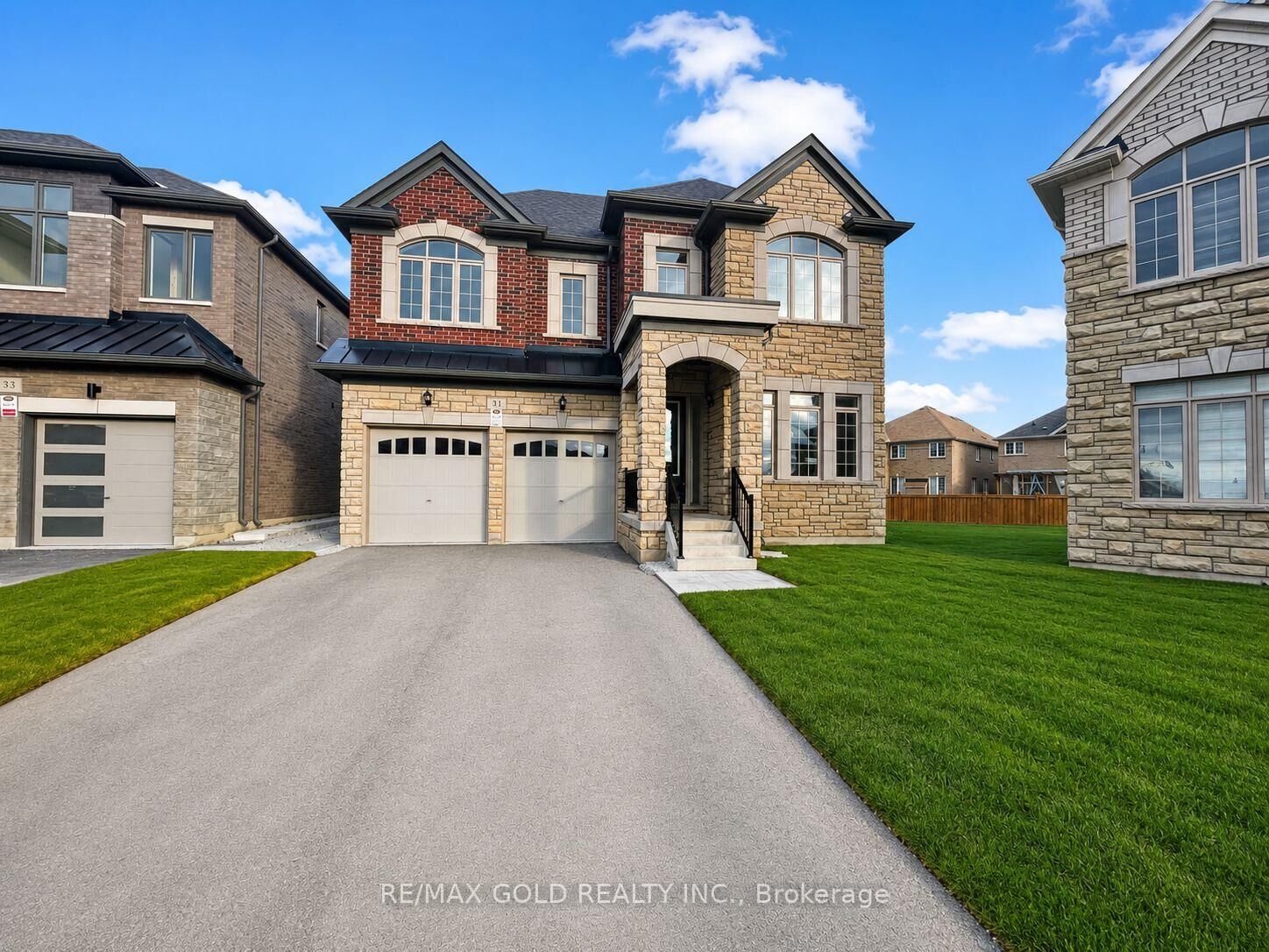 Property Photo: 31 Dolomite Drive ON L6P 4R6