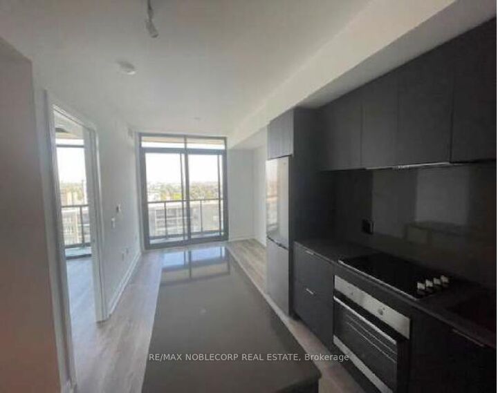 Property Photo: 86 Dundas Street E 1313 ON L5A 0B1