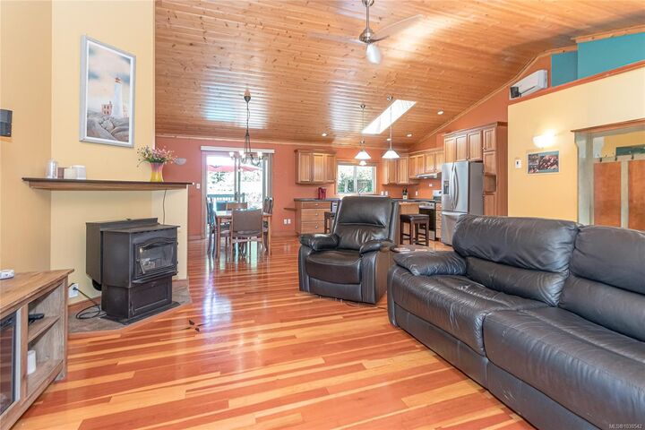 Property Photo:  4611 Berbers Dr  BC V0R 1G0 