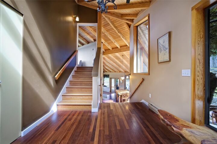 Property Photo: 378 Wright Rd BC V8K 2H8