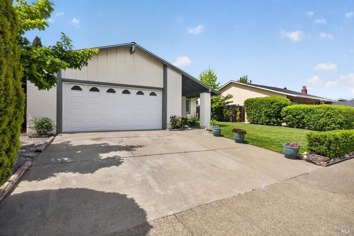 Property Photo:  1435 Ivy Lane  CA 94954 