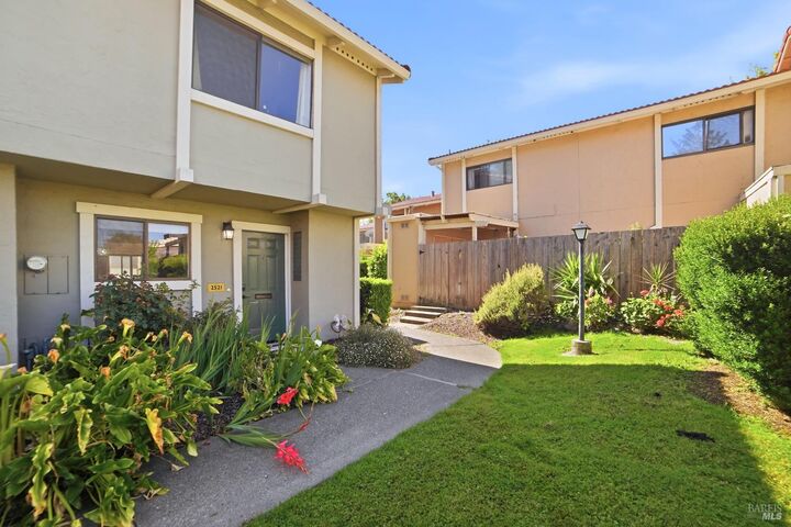 Property Photo:  2521 Vallejo Street  CA 95405 