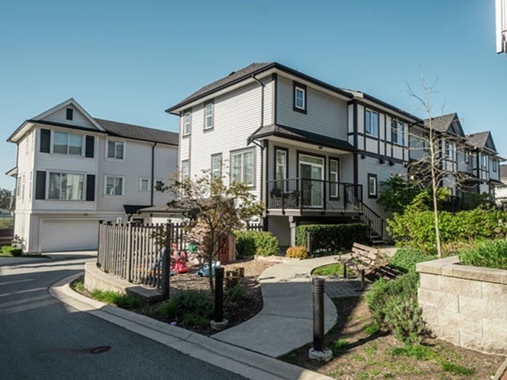 Property Photo: 11272 240 Street 37 BC V2W 0J8
