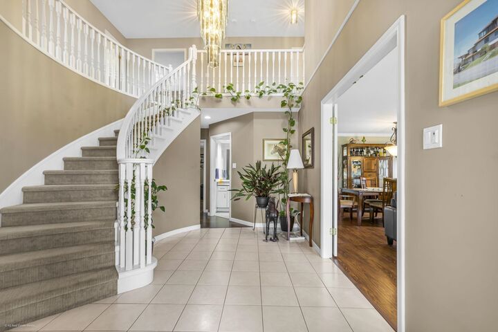 Property Photo: 6227 Crescent Place BC V4K 4V2