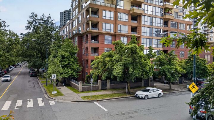 Property Photo:  5288 Melbourne Street 208  BC V5R 6E6 