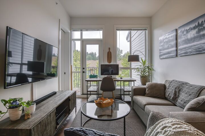 Property Photo: 14968 101A Avenue 406 BC V3R 0E8