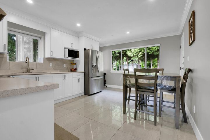 Property Photo: 30891 Sandpiper Place BC V2T 5L5