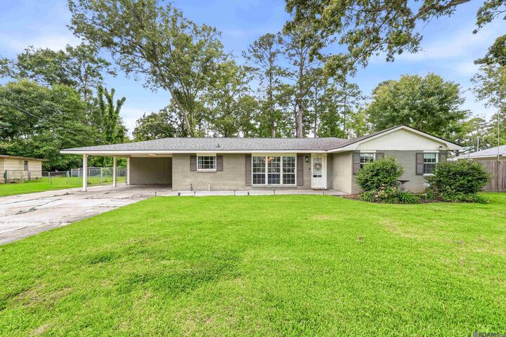 Property Photo: 17467 Abundance Dr LA 70739