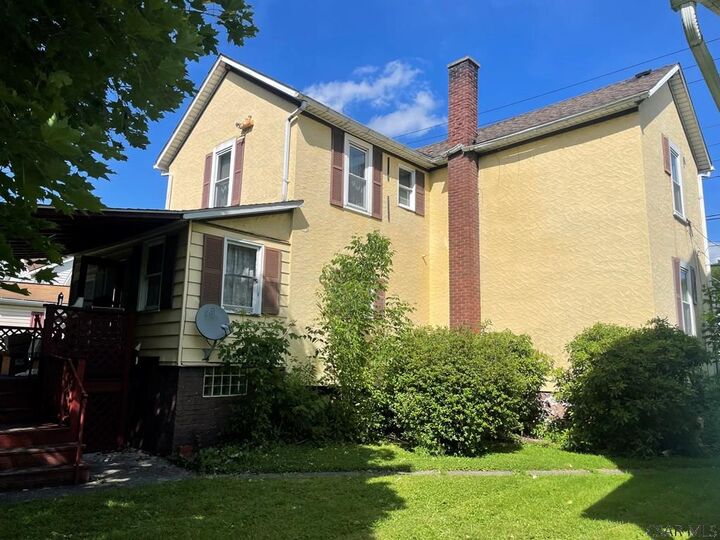 Property Photo:  103 Railroad St  PA 15963 