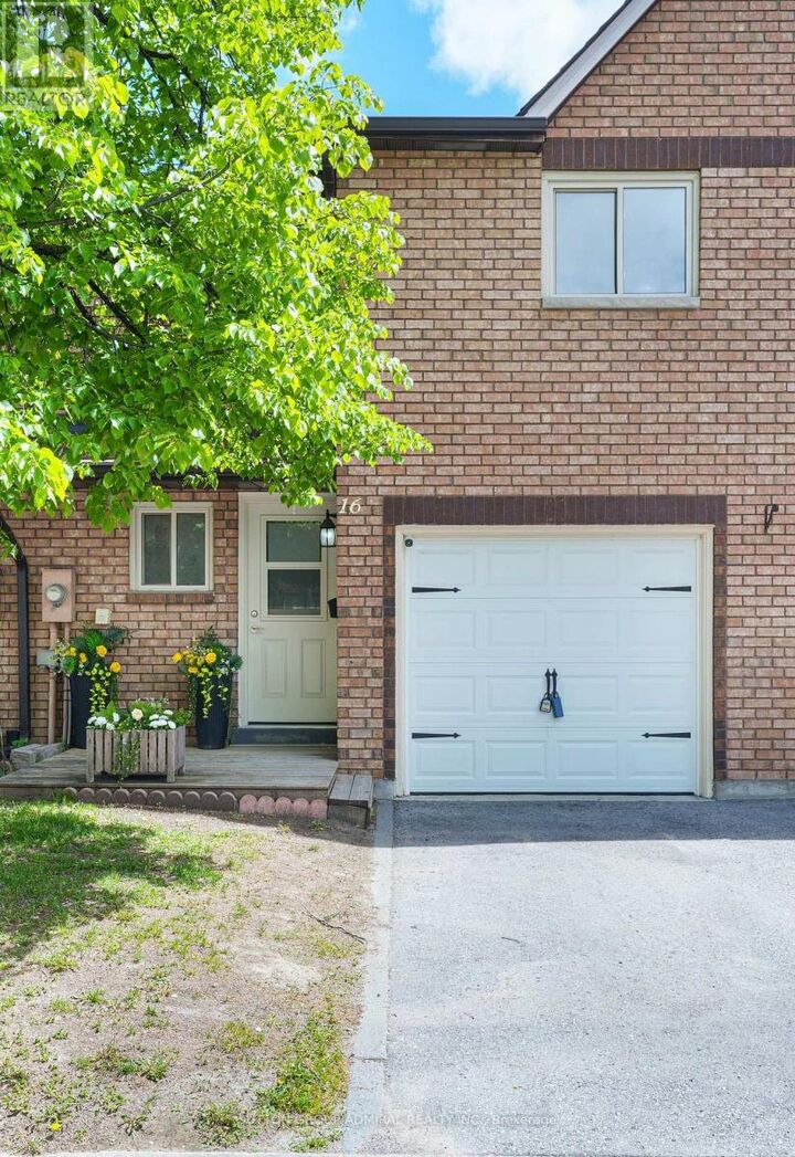 Property Photo:  16 Evergreen Court 59  ON L4N 6W7 