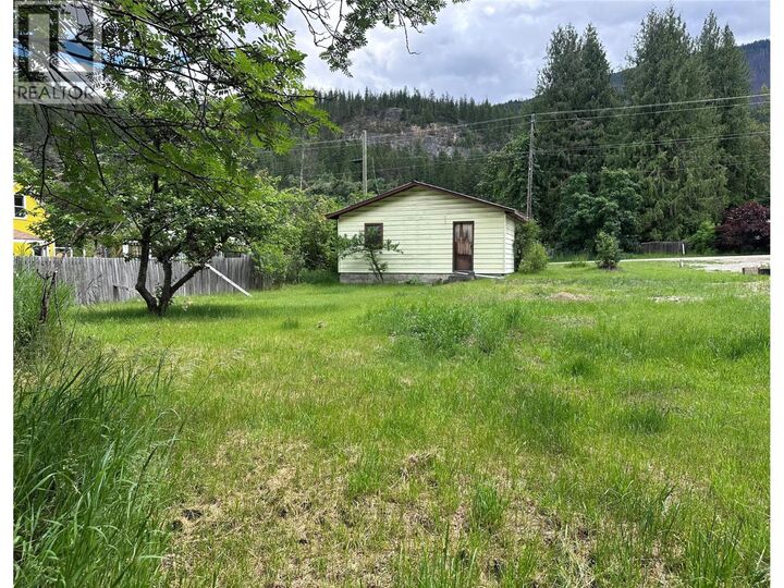 Property Photo:  611 Slocan Street  BC V0G 2C0 