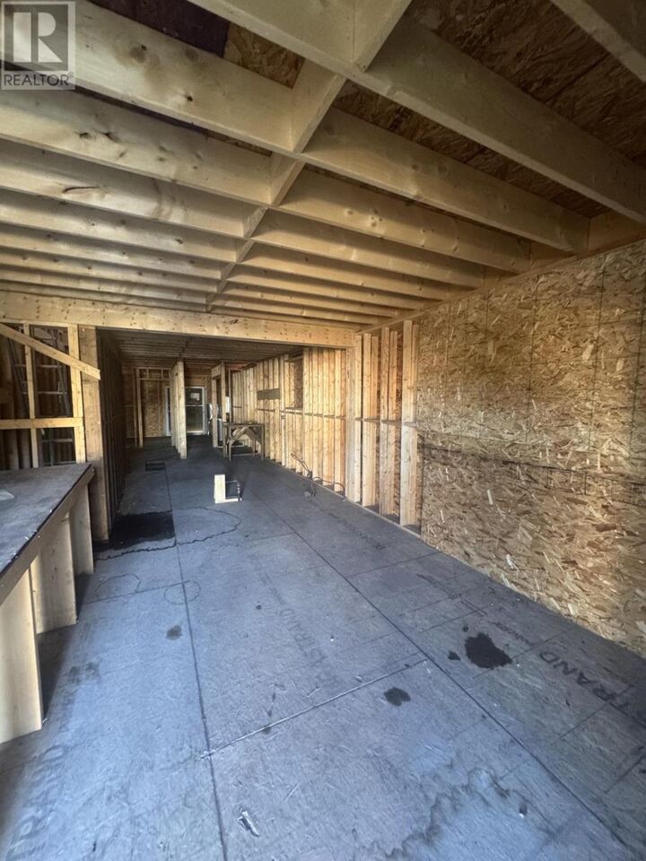 Property Photo:  525 McIntosh St  ON P7C 3A1 