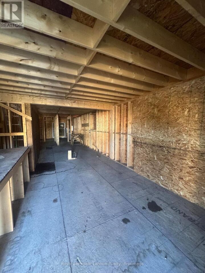 Property Photo:  525 McIntosh Street  ON P7C 3A1 