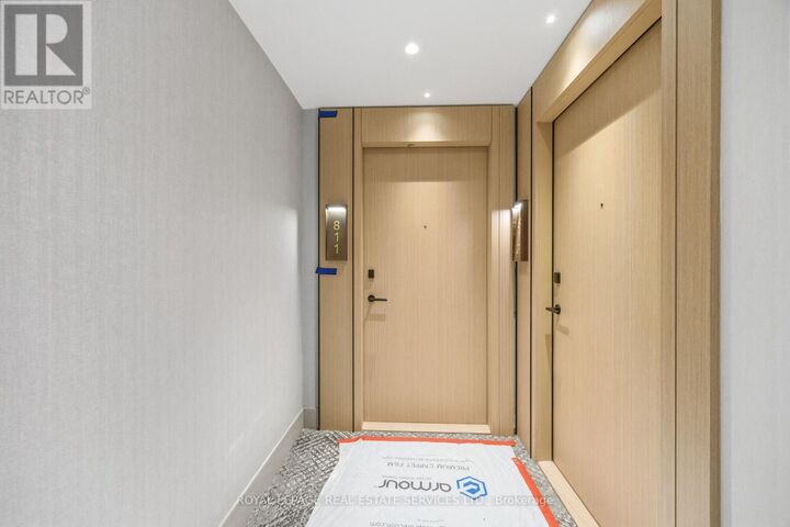 Property Photo: 25 Cordova Avenue 811 ON M9A 0E5