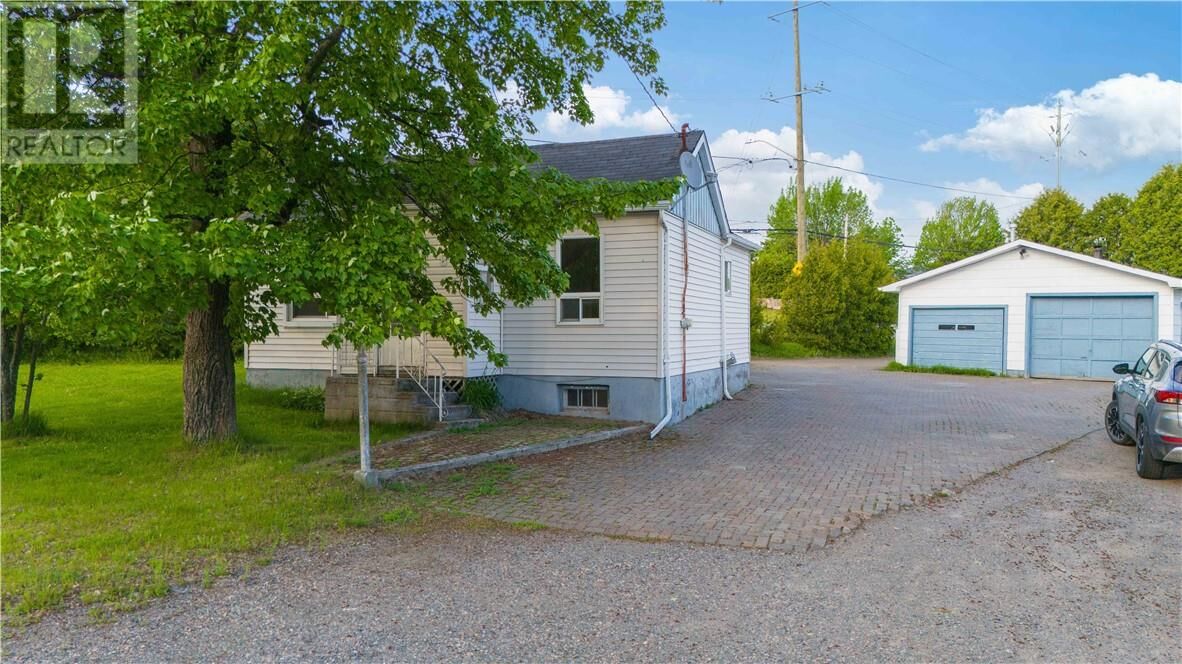 Property Photo:  8 Moonlight Beach Road  ON P3B 3V6 