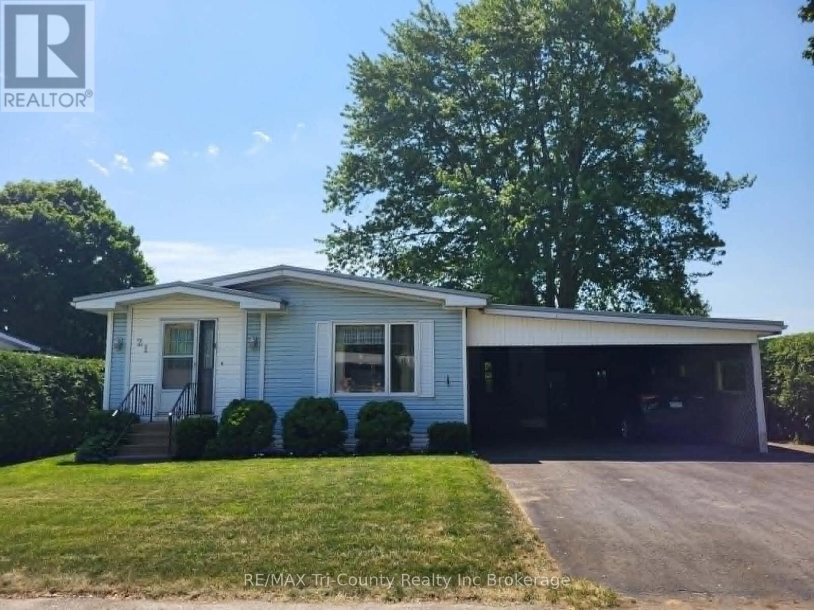 Property Photo: 21 5th Street ON N4B 2W6