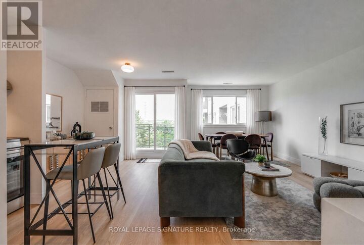 Property Photo: 2001 Bonnymede Drive 61 ON L5J 4H8