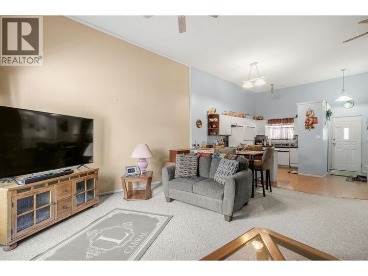 Property Photo:  486 Quatsino Boulevard 21  BC V8C 1V2 