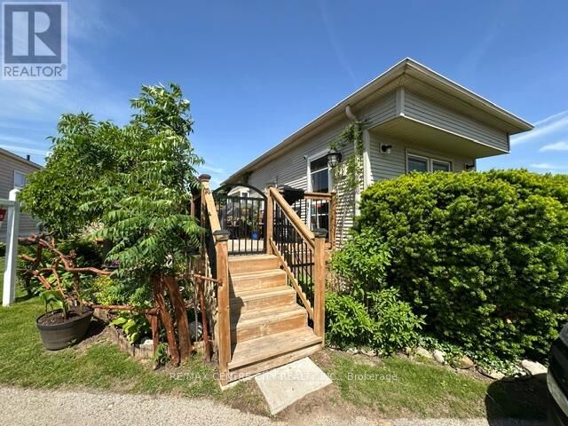 Property Photo:  2189 Dundas Street East 41  ON N5V 1H3 