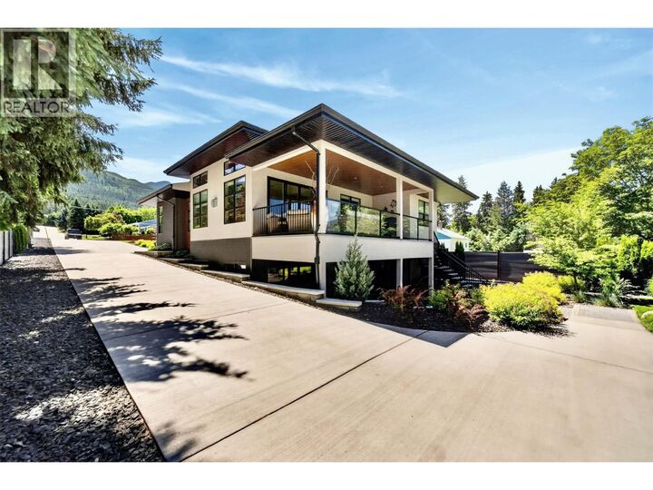 Property Photo: 1201 20 Avenue Southwest BC V1E 1L6