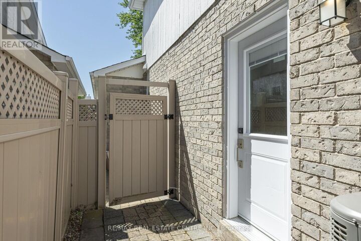 Property Photo:  54 Gray Crescent Bsmt  ON L4C 5V5 
