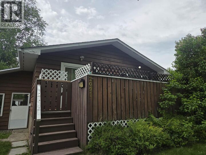Property Photo:  2091 Norwood Street  BC V2L 1X9 