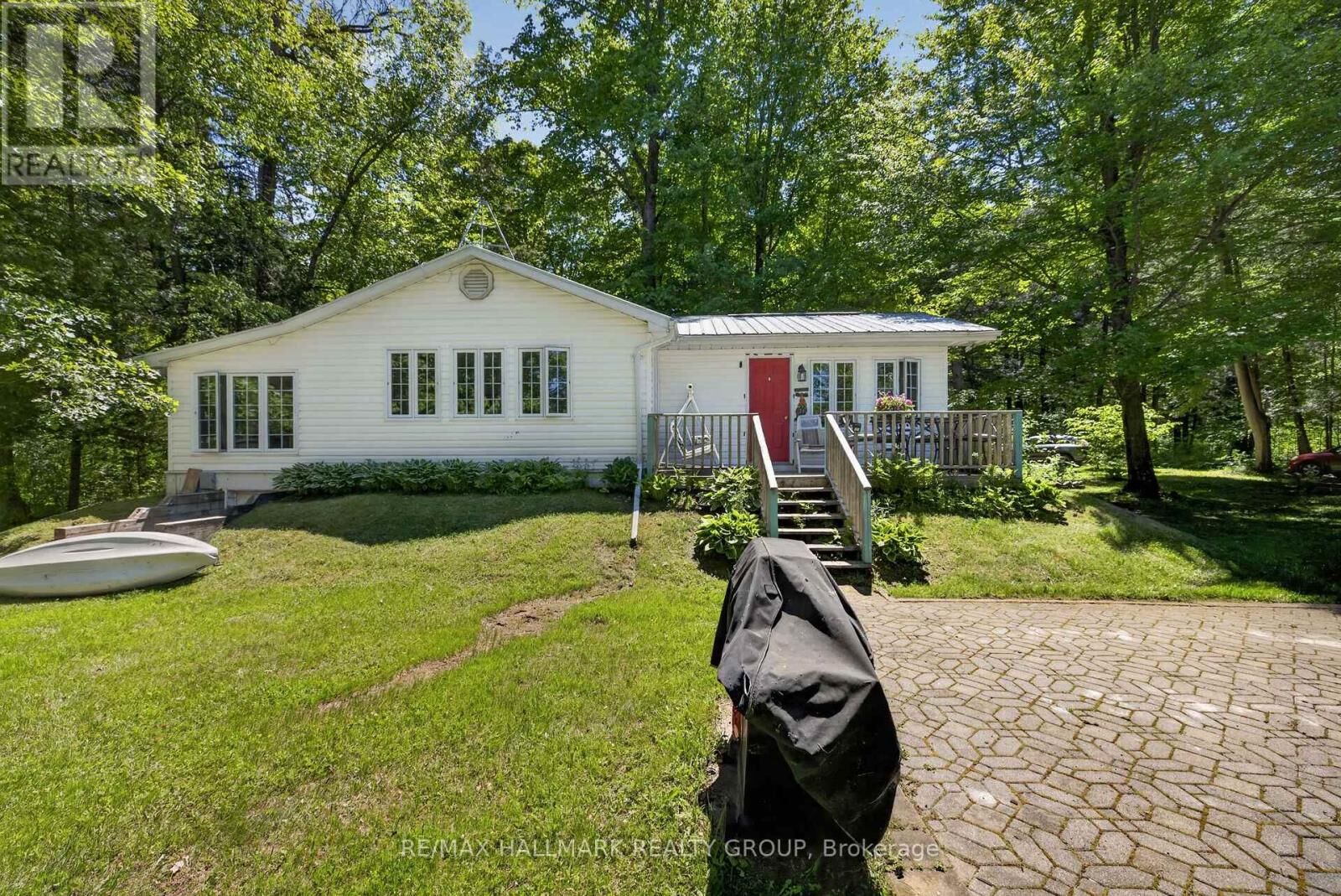 Property Photo: 2432 Bathurst 2nd Corners ON K7H 3C9