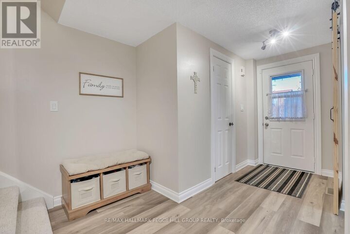 Property Photo:  25 Bibby Court  ON L4N 8T4 