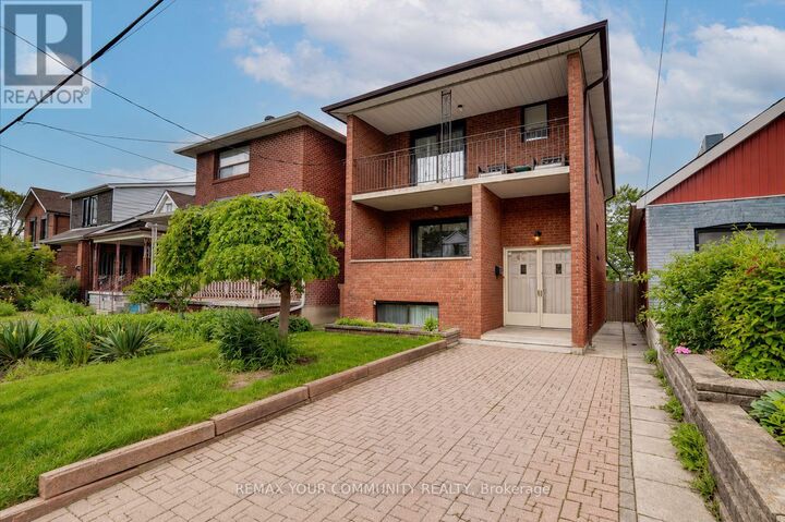 Property Photo:  60 Regent Street  ON M6N 3N9 
