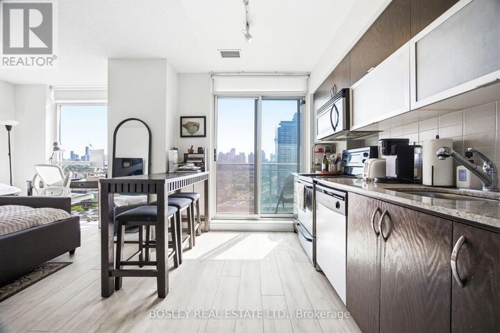 Property Photo:  80 Western Battery Road North 1709  ON M6K 3S1 