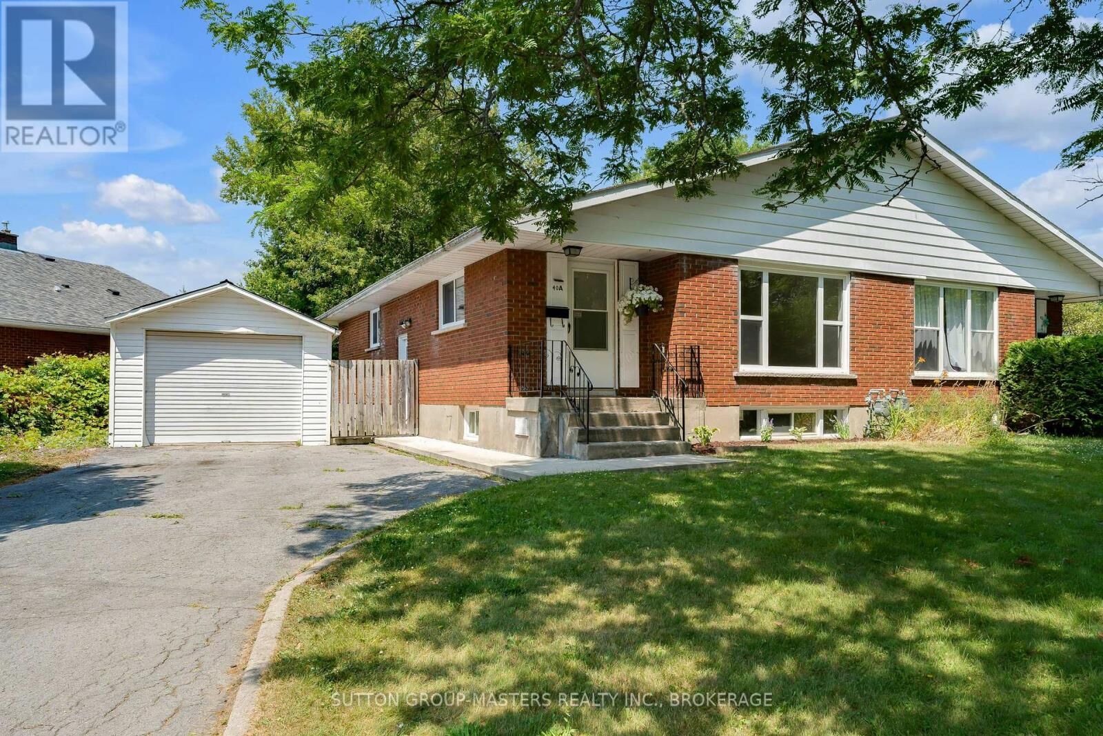 Property Photo:  40 Crescent Drive  ON K7M 4J5 