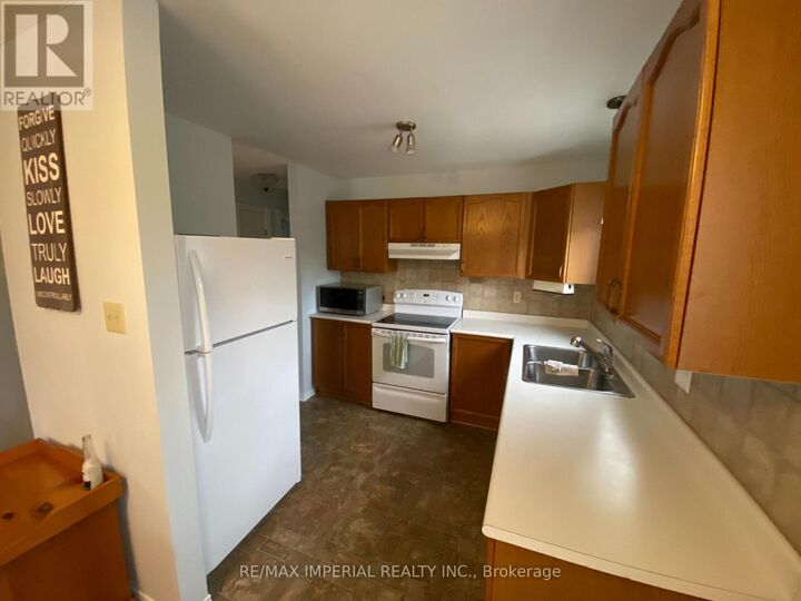 Property Photo:  18 Helen Street Unit 2  ON K0M 1A0 