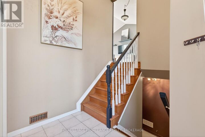 Property Photo: 1402 Thornwood Crescent ON K7P 3B6