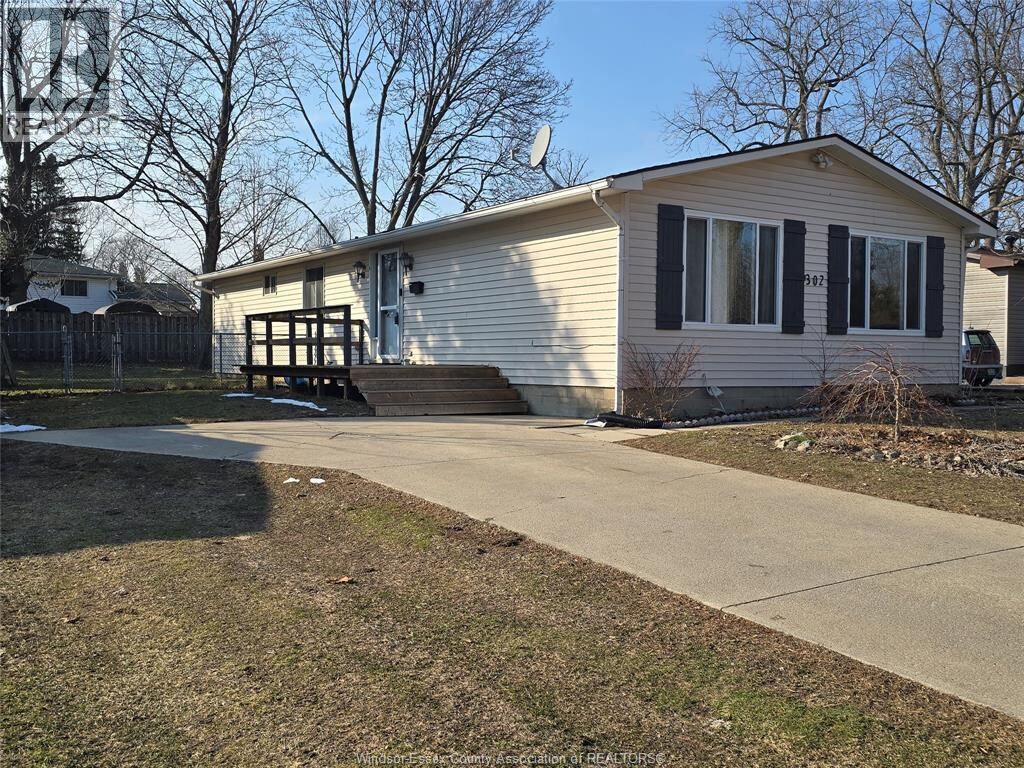 Photo de la propriété: 302 Summerset Avenue ON N9Y 2B9