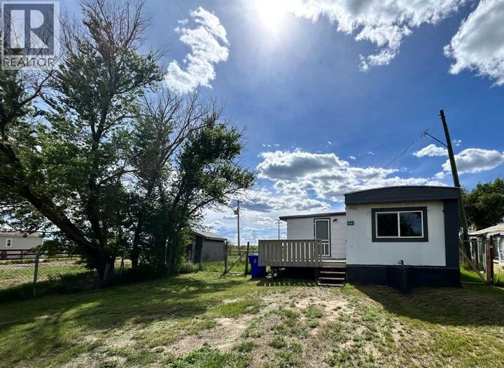 Property Photo:  441 2 Street  AB T0J 2N0 